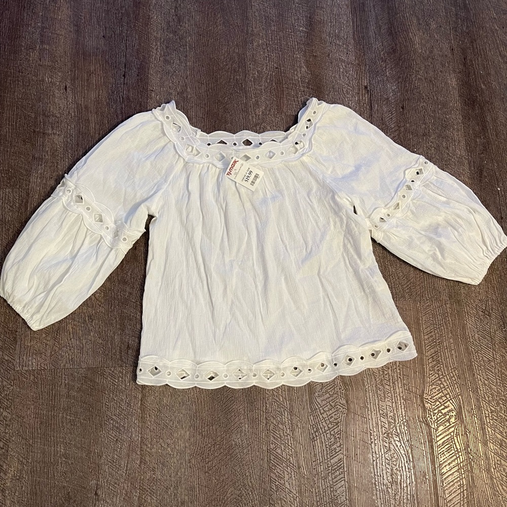 Women’s medium size white blouse